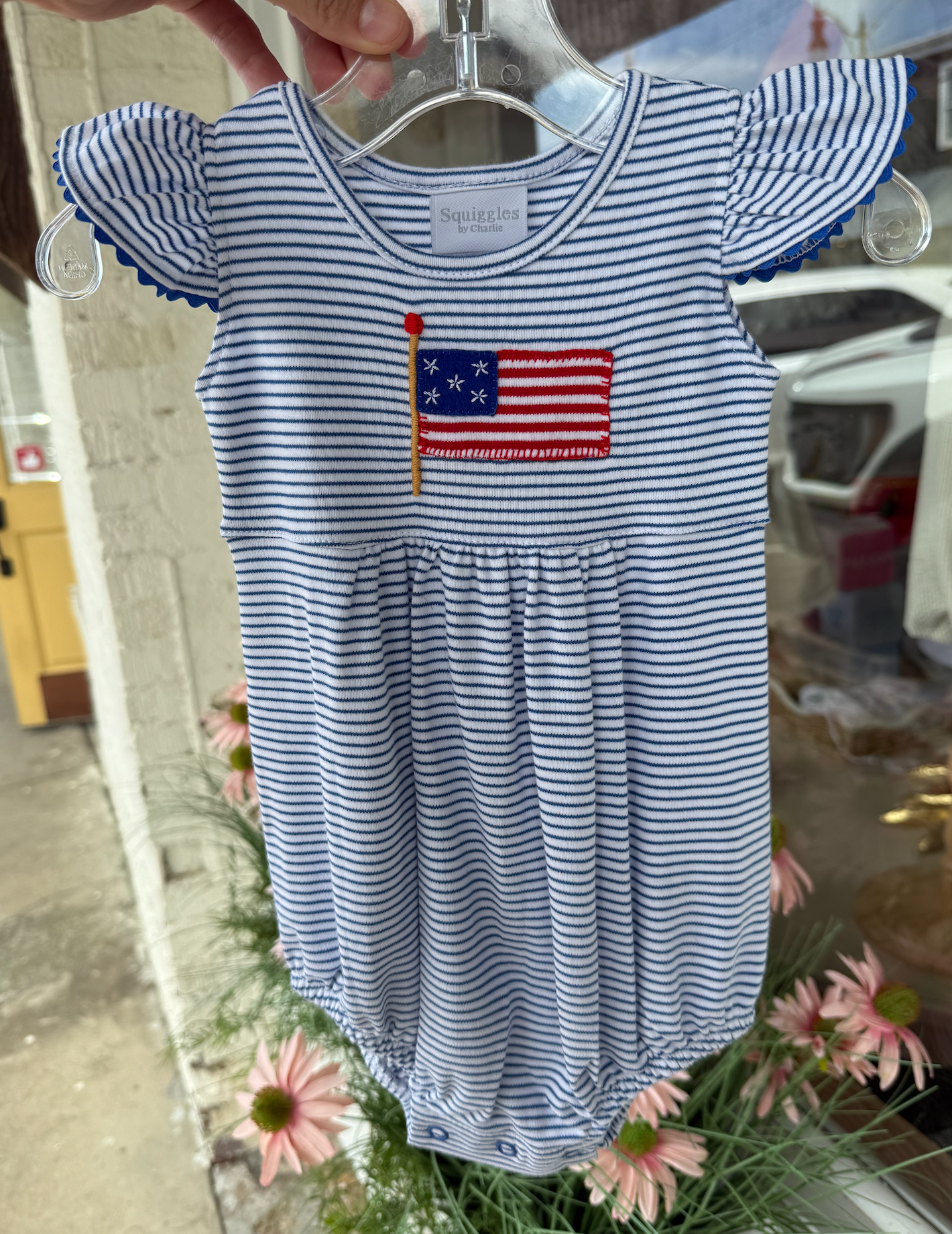 Squiggles - Flutter Sleeve Flag Bubble