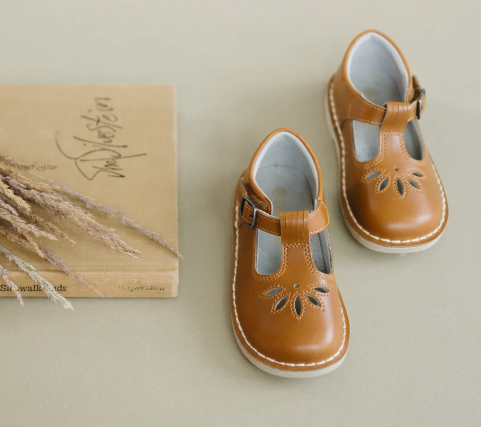 L'Amour Shoes Sienna Vintage Inspired Appleseed Mary Janes in Camel